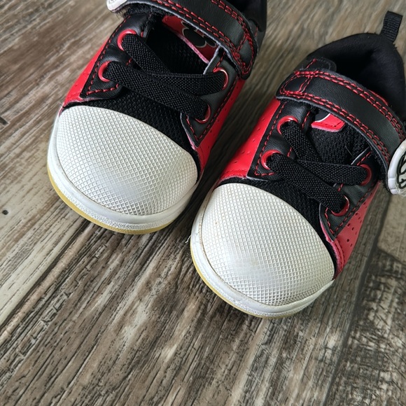 Disney's Mickey Mouse Baby Boys Court Sneakers, Sizes 6 - Picture 3 of 10